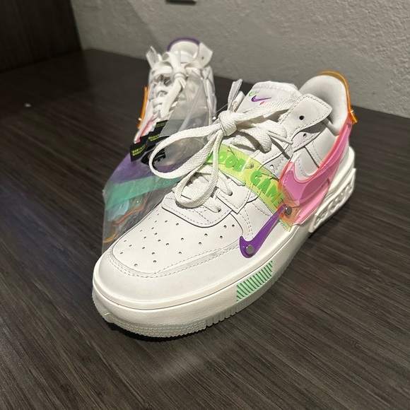 Nike Air Force - Picture 2 of 9